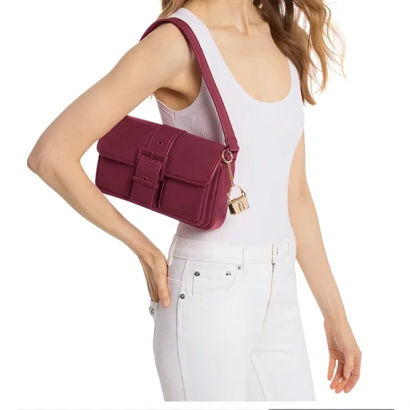 Michael Kors - Picture 3 of 6